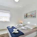 Olujic 2 By Interhome Appartement Vir