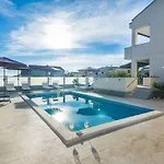 Olujic 2 By Interhome Vir