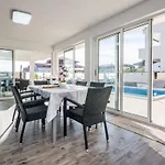 Olujic 2 By Interhome Vir