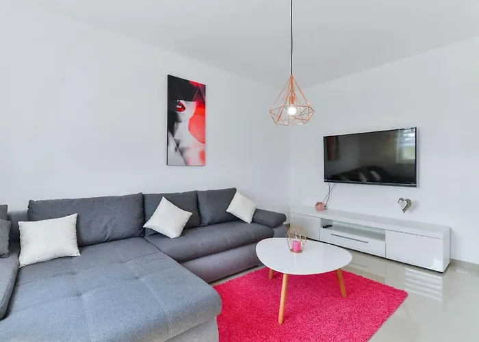 Olujic 2 By Interhome Vir