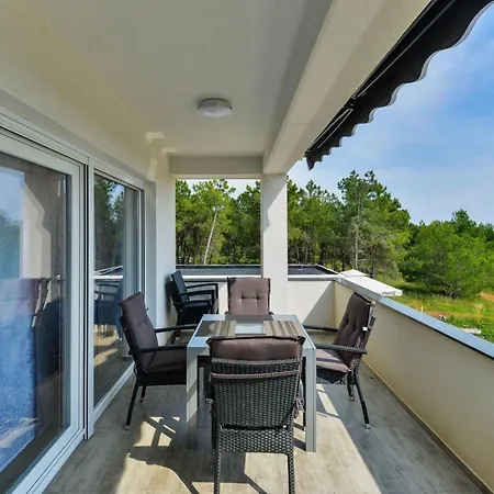 Apartman Olujic 2 By Interhome *