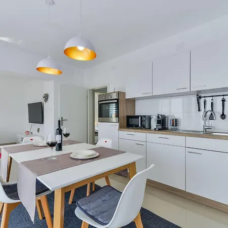 Apartman Olujic 2 By Interhome