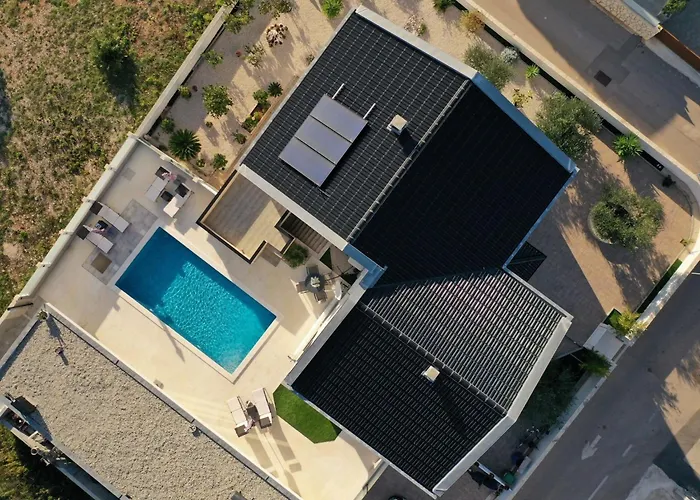 Apartman Olujic 2 By Interhome Vir