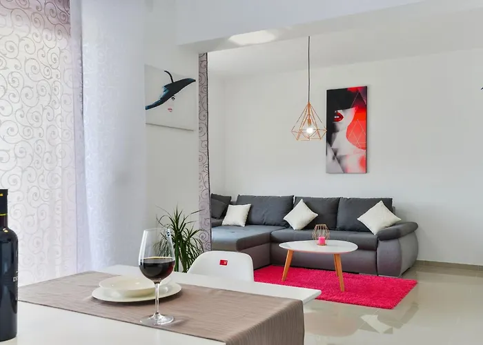 Olujic 2 By Interhome Vir