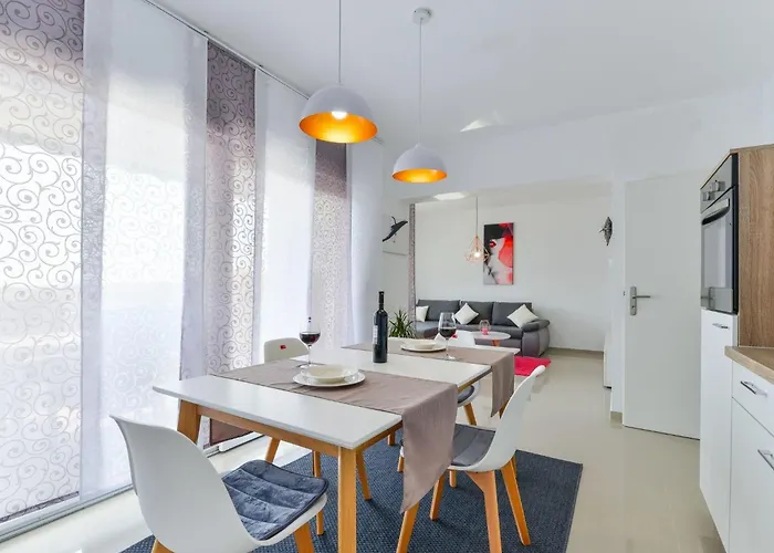 Apartman Olujic 2 By Interhome *